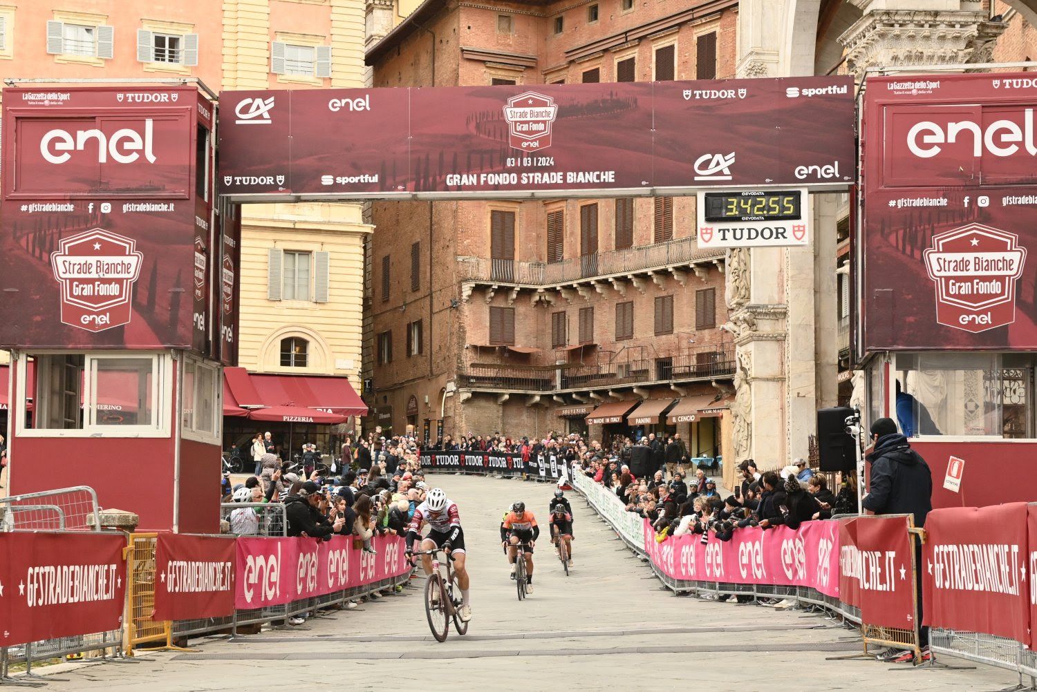 E' una Gran Fondo Strade Bianche da record!