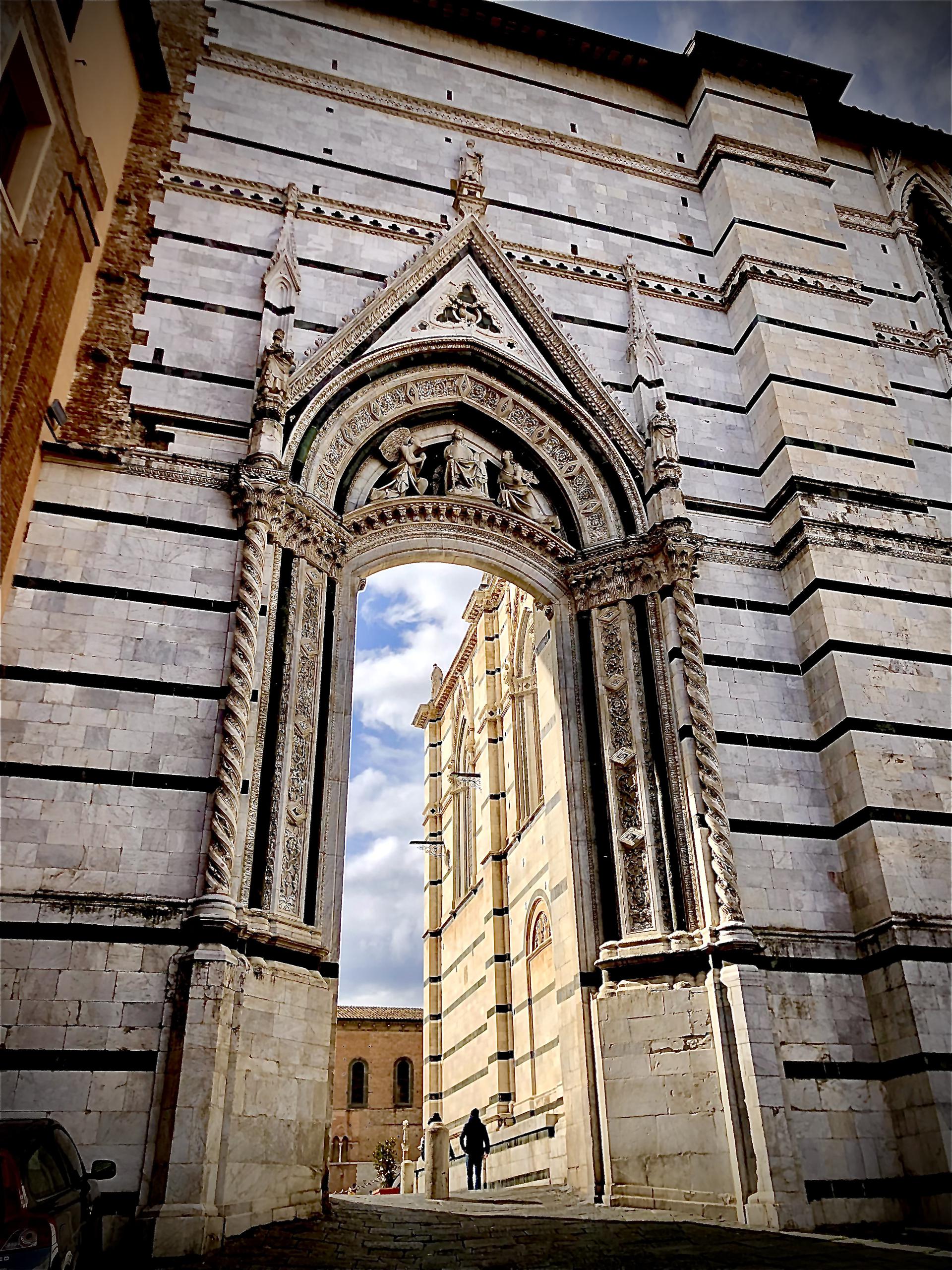 Siena  11 feb. Associazione Archeosofica L’alchimia del Duomo di Siena