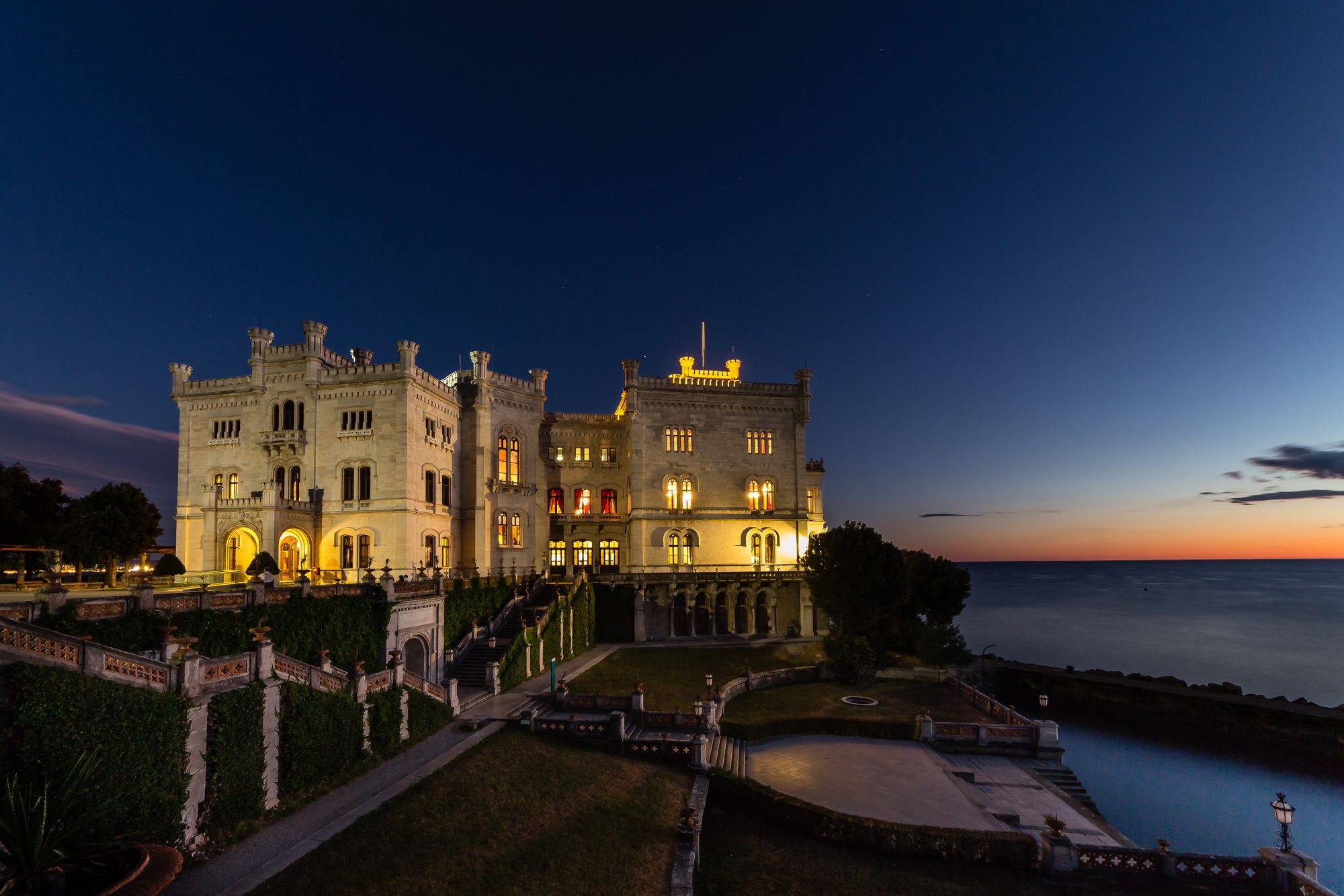 HELIOSSEA XX spettacolo all'alba nel Parco del Castello di Miramare di Trieste il 3 settembre