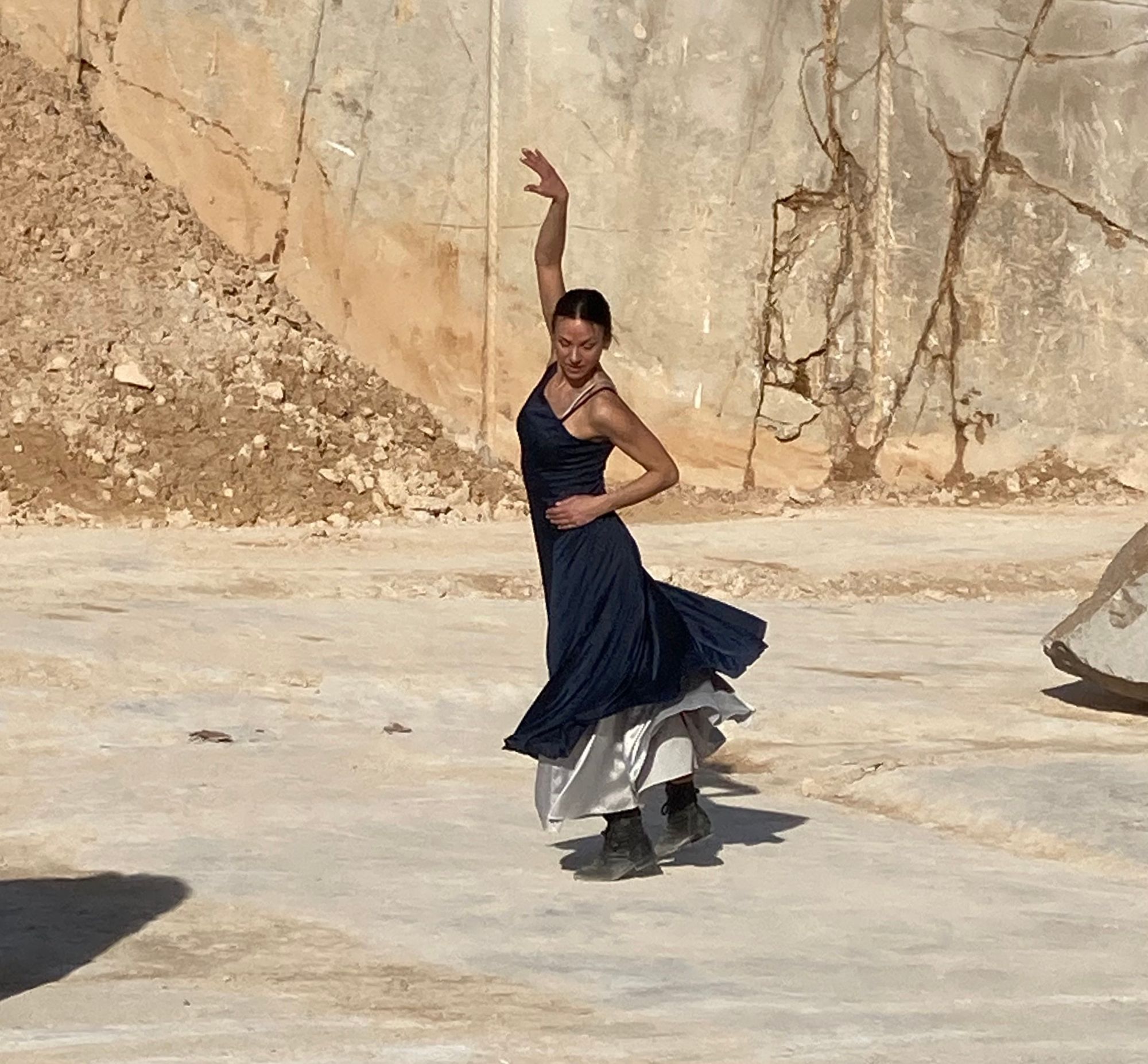 Passeggiata con performance “Danzando sulla via della pietra L’appuntamento con l’ultima passeggiata “Danzando sulla via della pietra” – sabato 18 maggio alle ore 10.00