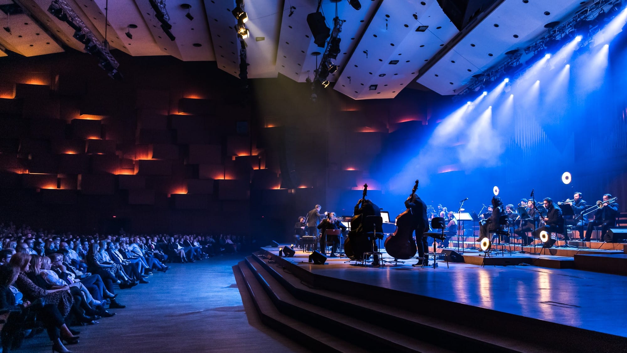 ALLA SCOPERTA DI MORRICONE Al Teatro Nuovo Giovanni da Udine l'omaggio al Maestro dell'Ensemble Symphony Orchestra diretta da Giacomo Loprieno VENERDÌ 11 APRILE