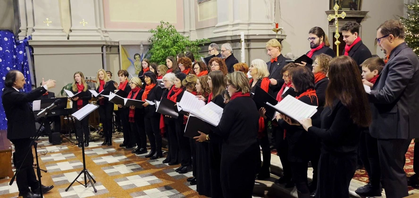 IL CORO DELL’ACCADEMIA LIRICA INTERNAZIONALE SANTA CROCE