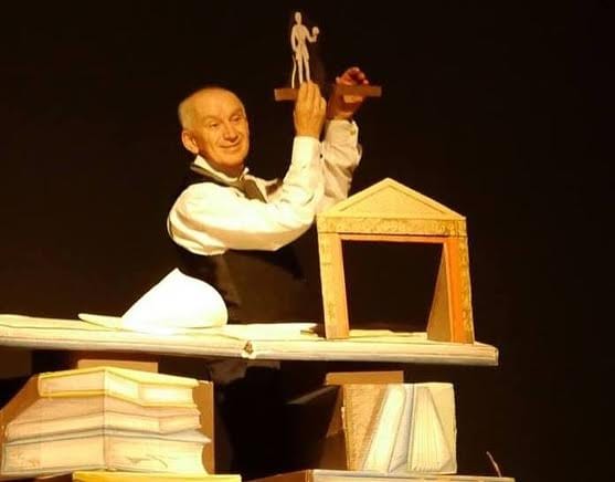 Domani, sabato 22 febbraio alle 20.45 al Teatro della Corte di Osoppo per la stagione curata da Anà-Thema Teatro IL FU MATTIA PASCAL,