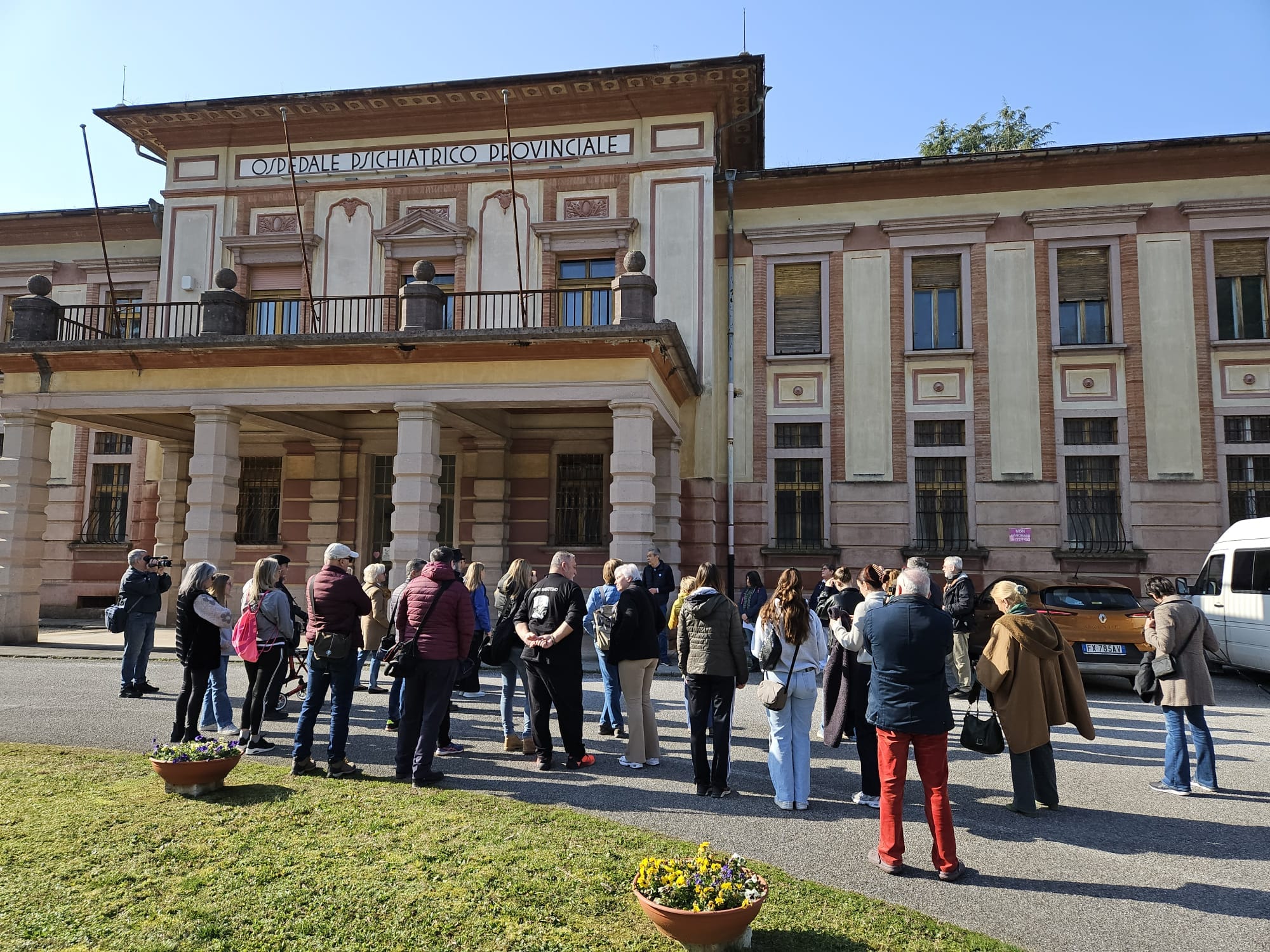 LA CITTÀ DEI MATTI-COMUNE DI GORIZIA | OLTRE 40 PERSONE AL PARCO BASAGLIA PER LA PASSEGGIATA FOTOGRAFICA PRIMAVERILE DI MITTELDREAM-ARTEGORIZIA E COMUNE DI GORIZIA