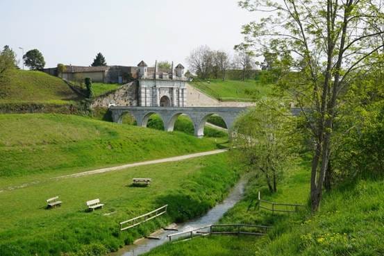 PALCHI NEI PARCHI 2025: DOMENICA 22 GIUGNO (ORE 18.30) I RADIO ZASTAVA SBARCA AI BASTIONI DI PALMANOVA