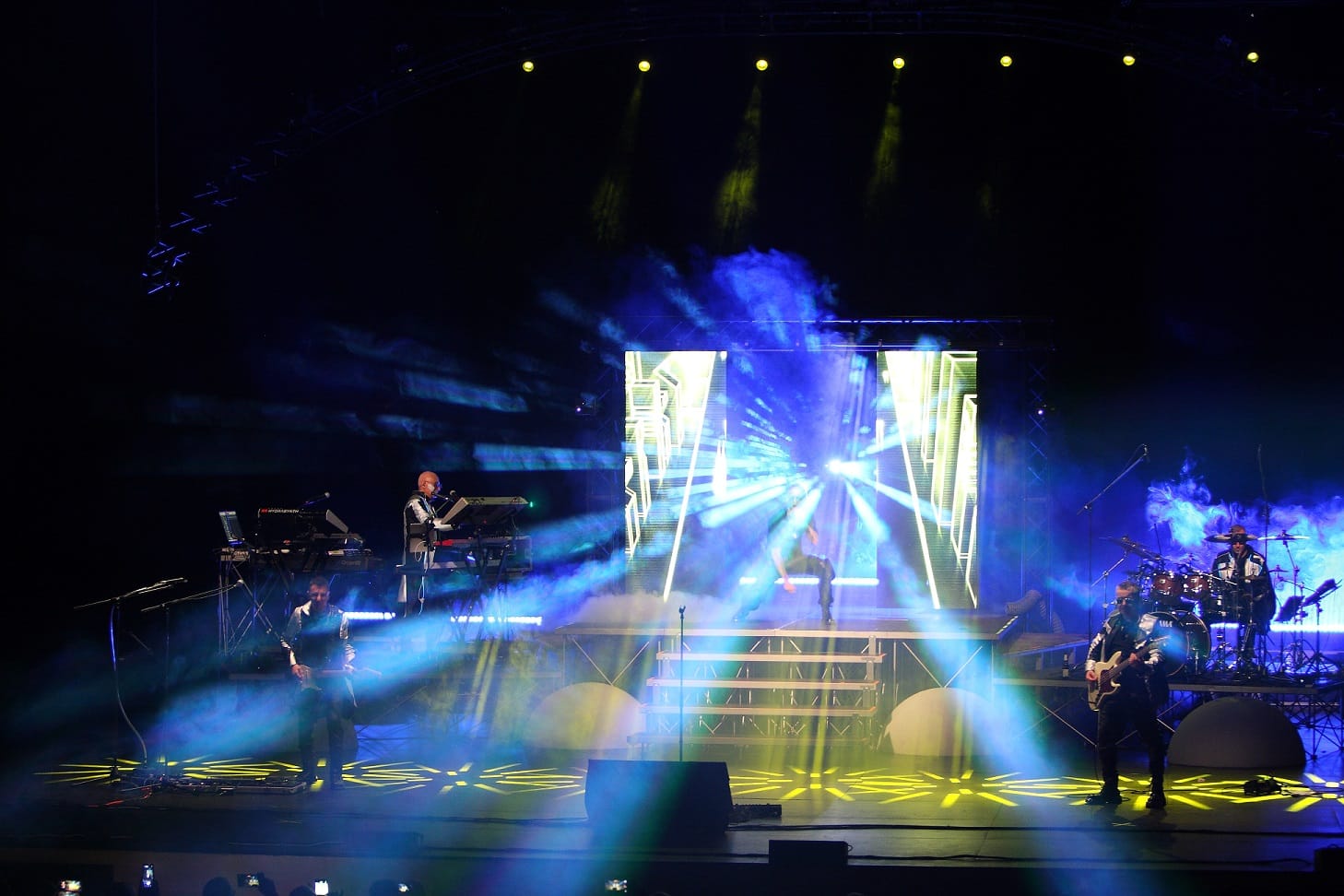 I ROCKETS celebrano i 50 anni di carriera venerdì 1 agosto al Castello di San Giusto a Trieste con "The Final Frontier Tour"