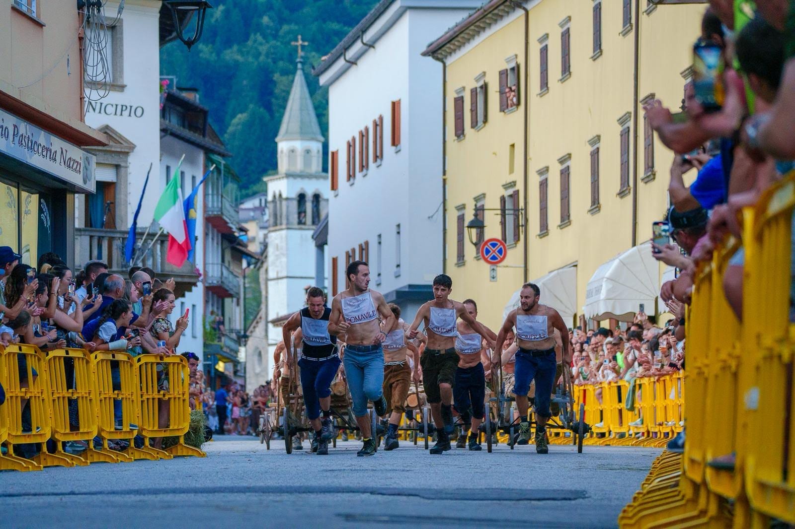 IL PALIO TORNA A PALUZZA! LA CONTRADA DI  SOMAVILE VINCE IL PALIO DAS CJAROGIULES 2025