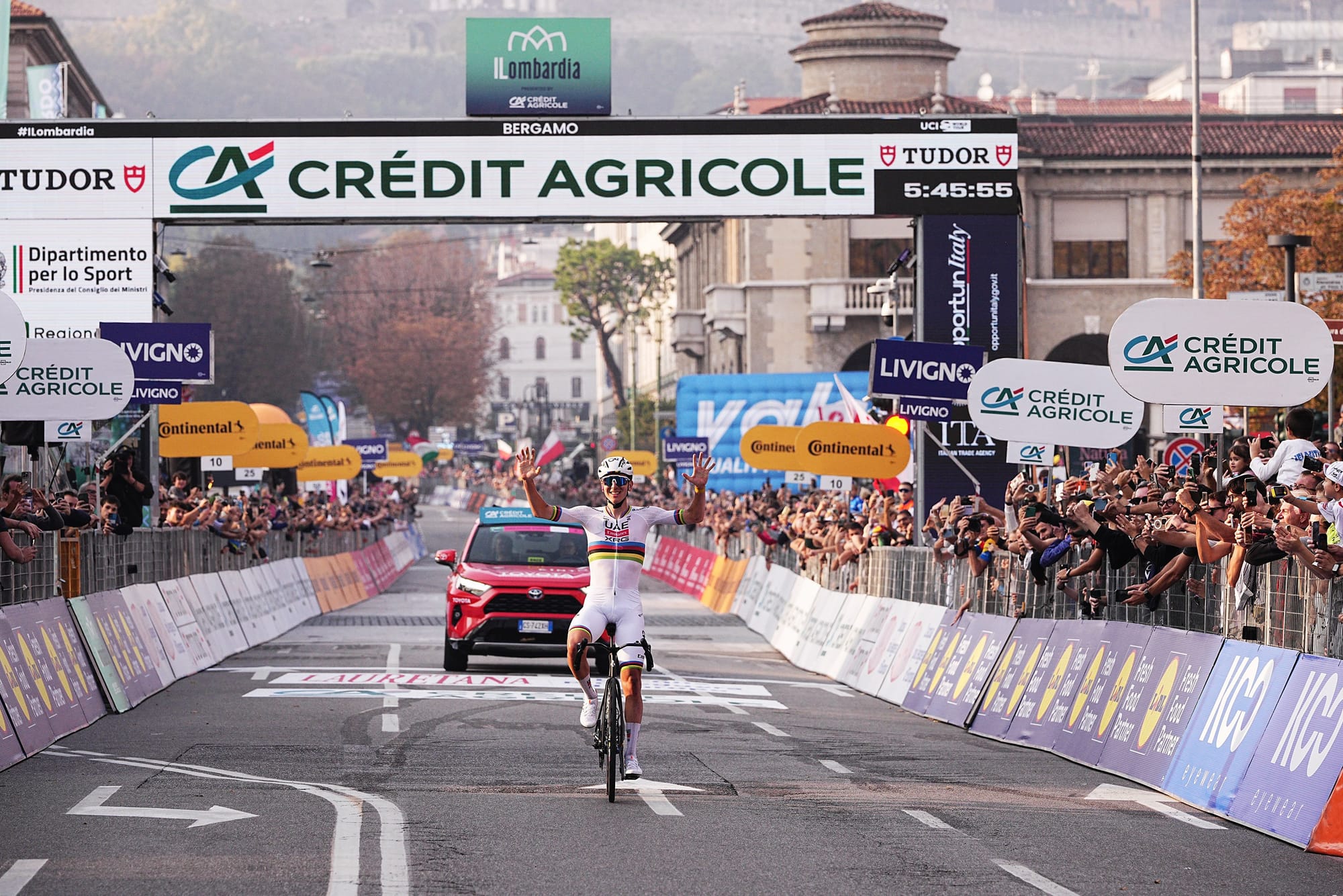 Tadej Pogacar vince il 119° Il Lombardia