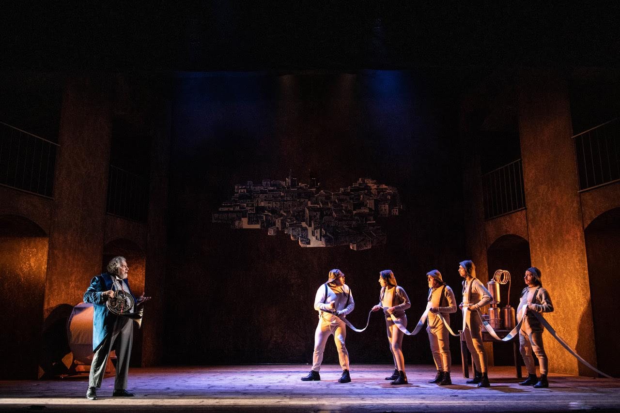 Al Politeama Rossetti - giovedì 18 dicembre, IL BIRRAIO DI PRESTON dall’omonimo romanzo di ANDREA CAMILLERI con EDOARDO SIRAVO e FEDERICA DE BENEDITTIS