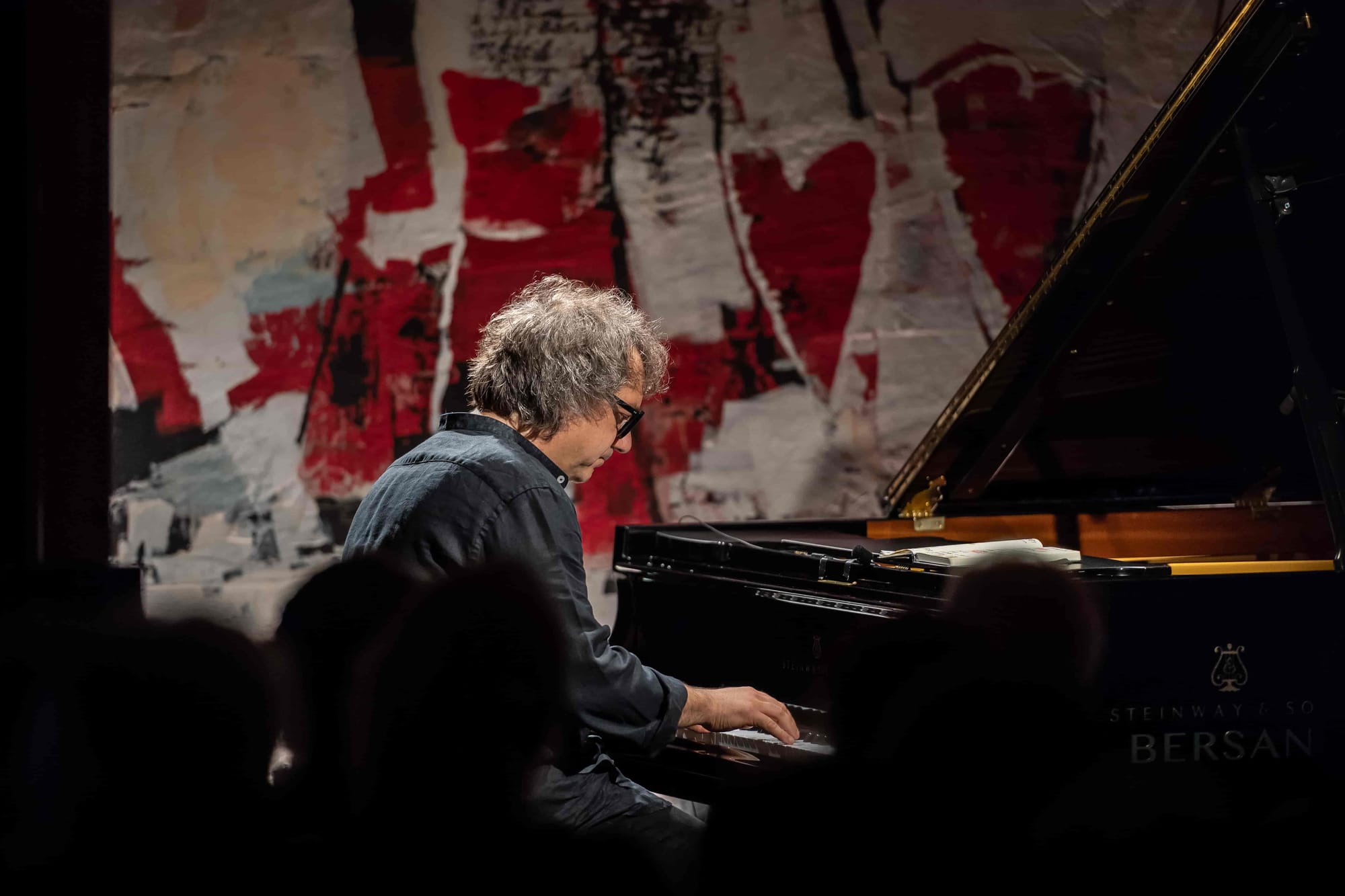 CHRISTMAS IN ATELIER - Remo Anzovino incontra il suo pubblico dal 7 al 9 dicembre nell'Atelier di Giorgio Celiberti, in 5 esclusivi appuntamenti tra musica e parole