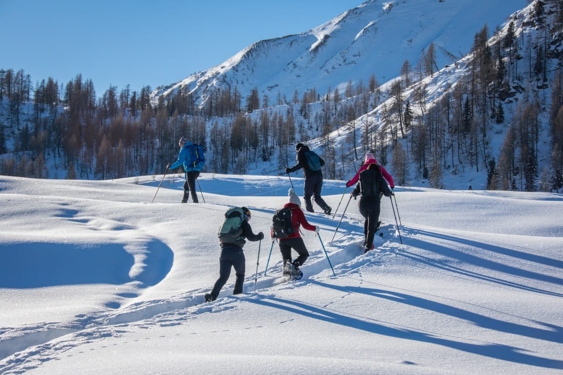 Inverno slow in Carnia: nel comprensorio dello Zoncolan esperienze per grandi e piccoli tra ciaspolate sotto le stelle, land art, laboratori creativi per i bambini