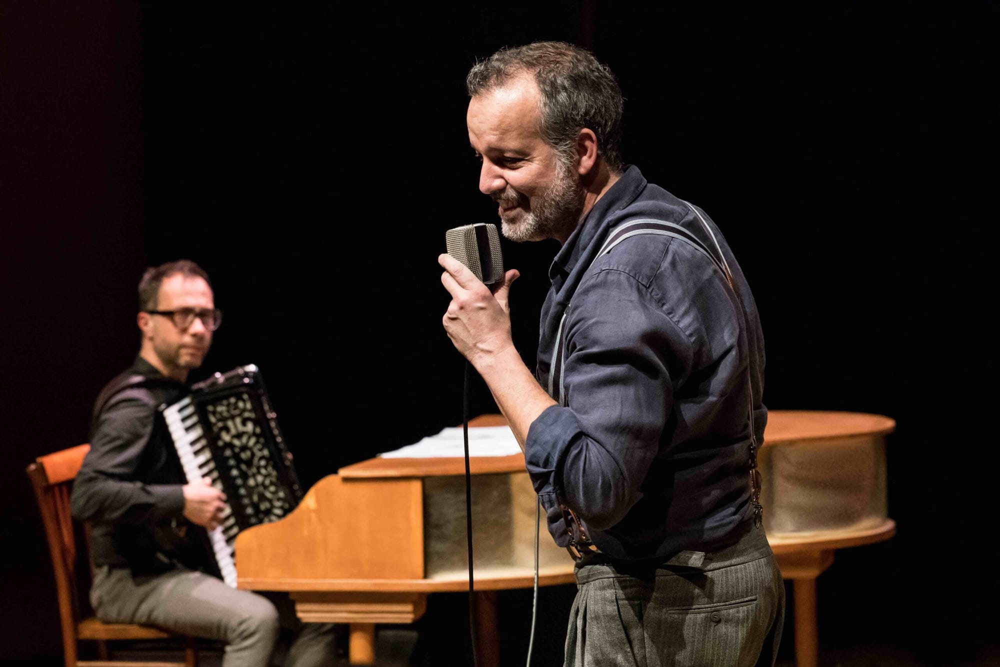 NUOVO TEATRO COMUNALE DI GRADISCA D’ISONZO ‘Nel blu, avere tra le braccia tanta felicità’, con Mario Perrotta chiude la stagione