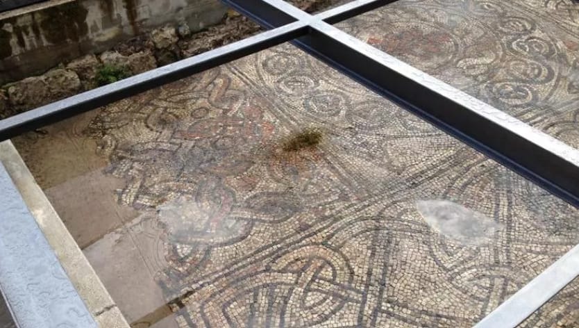 MOSAICO FRANCO-CAROLINGIO IN DEGRADO, L’APPELLO DI CERVIGNANO: VENERDI’ 9 OTTOBRE UN INCONTRO SUL TEMA