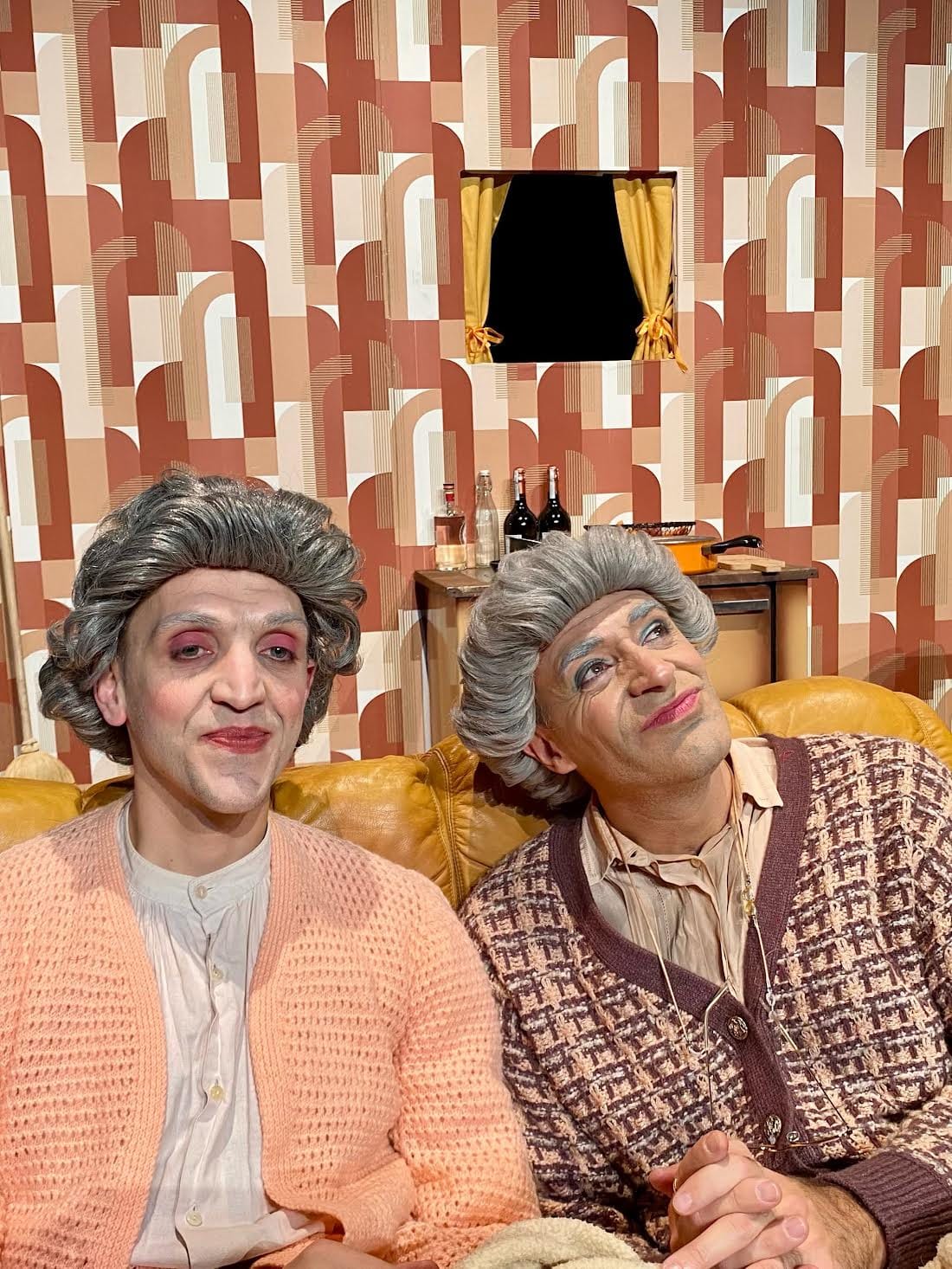 Sabato 24 ottobre alle 20.45, al Teatro della Corte di Osoppo DUE AMICHE, UN FARO E UN SOGNO DI LIBERTÀ:                 ANÀ-THEMA APRE LA STAGIONE CON “COME THELMA E LOUISE