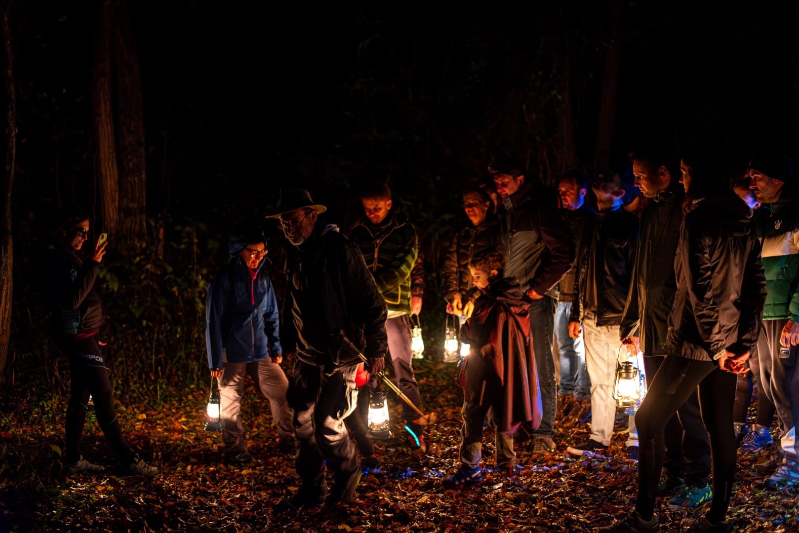 Nei boschi della Carnia, in Friuli Venezia Giulia: Anime migranti: la notte di Halloween. A Paluzza, il 31 ot.e il 1° nov, torna la magia della Not dalis Muars