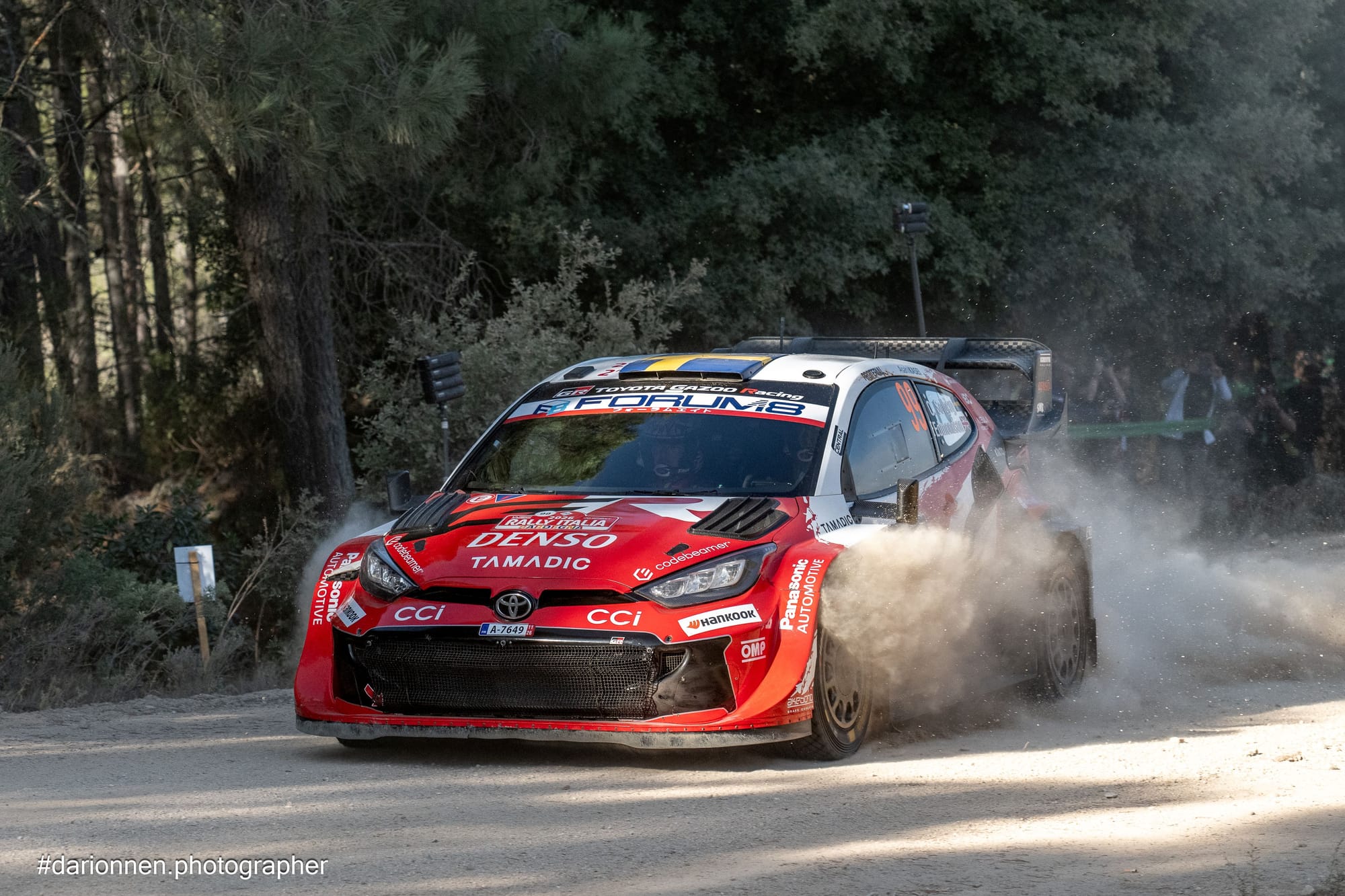 Rally Sardegna, sabato di emozioni: Solberg al comando, domani la giornata decisiva per il mondiale
