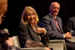 CERIMONIA PUBBLICA DI CONSEGNA DEL SIGILLO DELLA CITTÀ A CECILIA GOBBI; GIOVEDÌ 15 DICEMBRE
