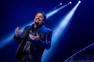 BRIGNANO il 22 febbraio al Teatro Nuovo Giovanni da Udine con il suo nuovo spettacolo "Ma... Diamoci del tu!"