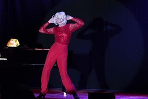 ELEGANZISSIMA di e con DRUSILLA FOER al TEATRO STABILE DEL FRIULI VENEZIA GIULIA solo il 15 febbraio
