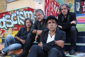 La strada, il palco e i pedali Trent’anni di storie dei Têtes de bois un libro di Massimo Pasquini