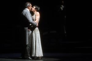 COME TU MI VUOI di Luigi Pirandello con LUCIA LAVIA e la regia di LUCA DE FUSCO 13 - 16 aprile Teatro Rossetti Trieste