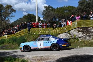 Musti - Benenti su Porsche vincono il Rally Costa Smeralda
