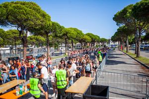 Tiziano Ferro a Lignano Sabbiadoro. Aperti i cancelli dello Stadio Teghil, è iniziata ufficialmente l'estate di grandi eventi in FVG