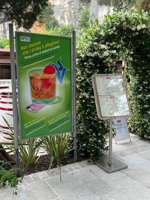 Non lasciare che i drinks ti affoghino! Pensa, prima di metterti alla guida”