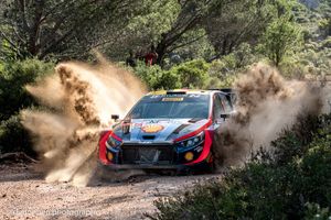 LE IMMAGINI DEL RALLY ITALIA SARDEGNA CON LA VITTORIA DI THIERRY NEUVILLE E MARTIJN WYDAEGHE SU HYUNDAI i20 N