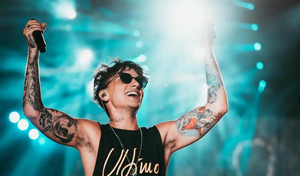 È tutto pronto per il ritorno di ULTIMO allo Stadio Teghil di Lignano Sabbiadoro, a quattro anni dal suo debutto negli Stadi proprio nella località balneare. Attese oltre 25.000 persone