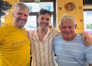 CAMERON MACKINTOSH, IL GRANDE PRODUTTORE, IN VISITA A SORPRESA A TRIESTE AL CAST DI "THE PHANTOM OF THE OPERA"