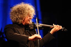 Doppio evento con il "menestrello" Branduardi, ad Aquileia