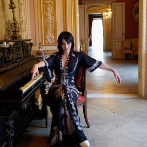 Carmen Consoli, la cantantessa, in tour con Marina Rei, a Gradisca per Onde Mediterranee! Il 27 luglio