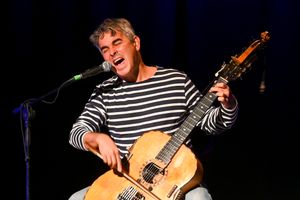 Paolo Angeli in solo nella Grotta di San Giovanni d’Antro il 2 agosto