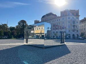 “SEED MIRROR” A TRIESTE PER RIFLETTERE SUL FUTURO DEGLI SPAZI URBANI In piazza Libertà, il progetto di RTE Group in vista di BID23ART