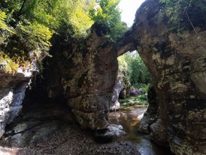 NUOVA INIZIATIVA DELL’EGAP VALSESIA: IL GIARDINO DELLE GROTTE DI ARA APRE AGLI EVENTI
