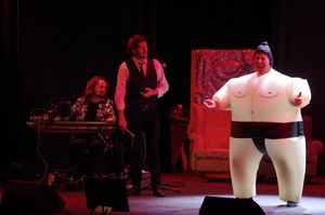 NUOVO TEATRO COMUNALE DI GRADISCA D’ISONZO ‘Sghiribiz, dove el publico comanda!’ con Maxino e Flavio Furian Martedì 24 ottobre, alle 21