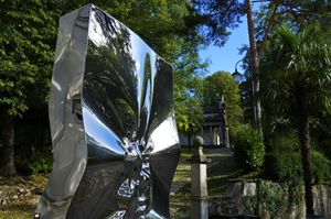 Le opere della mostra diffusa SOS Humanity presenti anche ai Sacri Monti e lungo il Grand Tour del Lago d'Orta | Fino al 1° novembre