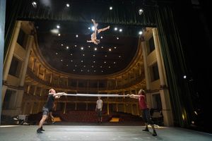IN "LA GALERIE" arrivano dal Quebec i MACHINE DE CHIRQUE, al Teatro Stabile del Friuli Venezia Giulia/Nouveau Cirque 30 nov.e 1 dic.