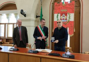 Oltre al Premio Pordenone Musica, ad Elio va anche il sigillo di Pordenone