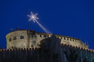 DICEMBRE GORIZIANO: CRESCE L'ATTESA PER LA GRANDE NOTTE DEL 31 DICEMBRE IN PIAZZA VITTORIA CON LA FESTA WONDER COMPANY 2K24 E LO SPETTACOLO PIROTECNICO DAL CASTELLO