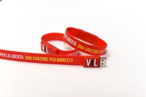 "VOCI PER LA LIBERTÀ - UNA CANZONE PER AMNESTY": AL VIA LE CANDIDATURE PER LA 27ª EDIZIONE - IL FESTIVAL 2023 IN UN BRACCIALETTO USB