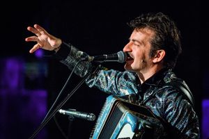 Peppe Voltarelli il 18 febbraio in concerto all'Associazione Bianca d'Aponte