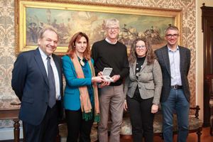 Si cura meglio dove si fa ricerca  Riflessioni e testimonianze sulla Trieste scientifica e sanitaria Sigillo della città