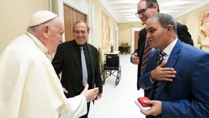 PREMIO TERZANI, 20^ EDIZIONE: oggi 27 MARZO PAPA FRANCESCO HA RICEVUTO RAMI ELHANAN E BASSAM ARAMIN, I PADRI ISRAELIANO E PALESTINESE DEL LIBRO APEIROGON PREMIO TERZANI 2022 DELLO SCRITTORE COLUM McCANN
