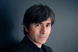 Luigi Lo Cascio a San Daniele con Storielle per granchi e scorpioni   SAN DANIELE DEL FRIULI – AUDITORIUM DELLE SCUOLE MEDIE Mercoledì 10 aprile