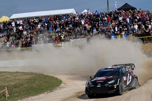 AL RALLY ITALIA SARDEGNA 2024 OGIER E LA TOYOTA SCATTANO IN TESTA