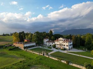 Al via "Andar per Ville & Castelli": sabato 27 e domenica 28 luglio tour a piedi e in bicicletta a Villa Gallici Deciani e La Brunelde