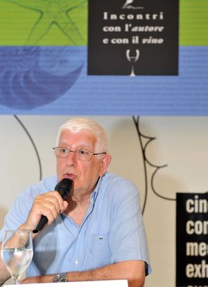 INCONTRI CON L'AUTORE E CON IL VINO: giovedì 18 luglio alle 18.30 al PalaPineta la presentazione di “Lignano. Trame di sabbia dorata”, l’ultimo libro di ENEA FABRIS