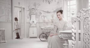 DA VICINO NESSUNO È NORMALE. Al MuCA 50 opere tra cui gli scatti di Erwin Olaf, uno dei più importanti interpreti della fotografia